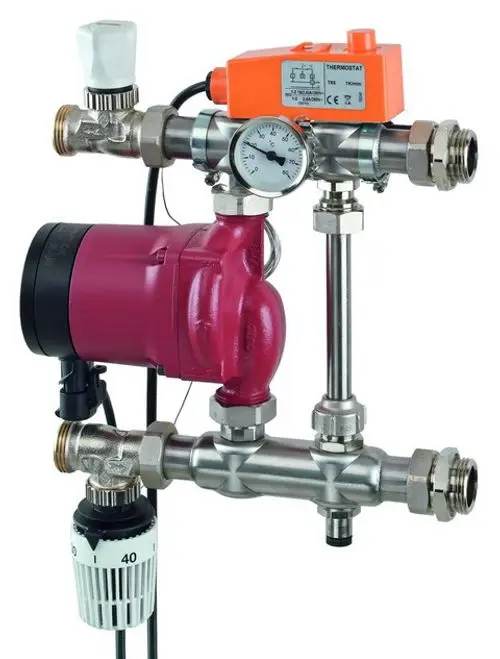 HEIMEIER Regelstation zur Vorlauftemperaturregelung, mit Pumpe, Thermostat und Druckmanometer. Teil von IMI Hydronic Engineering zur Heizungsregelung.